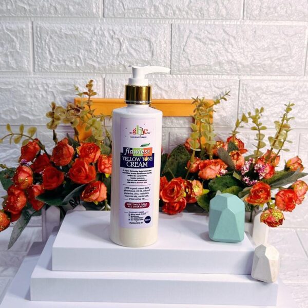 FLAWLESS SUPER LIGHTENING BODY CREAM