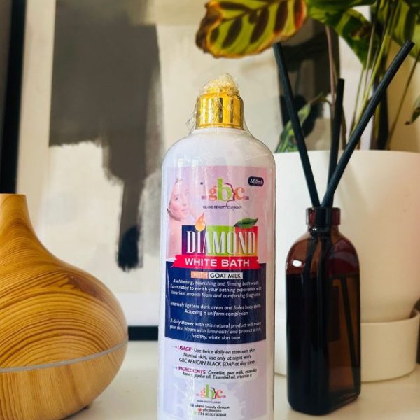DIAMOND WHITE BATH WASH with GOAT MILK